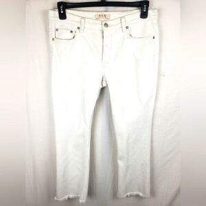 We The Free Winter White Fringed Hem Straight leg Jeans Sz 30